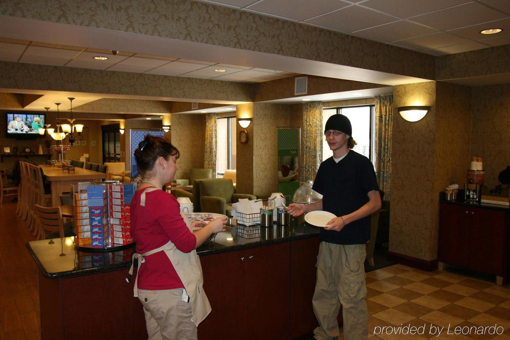 Hampton Inn Morehead Restaurant photo